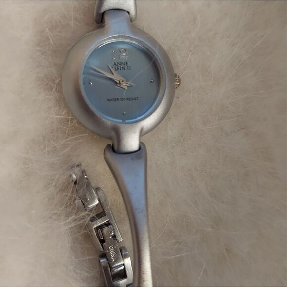 Anne Klien 11 Watch Needs Battery - Picture 4 of 6